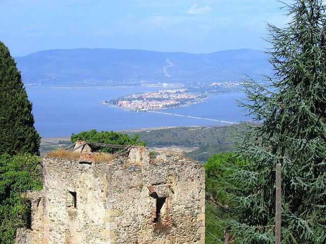 Blick auf den Turm von Monte Argentario