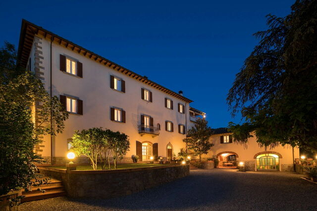 Villa Carniani, Nacht