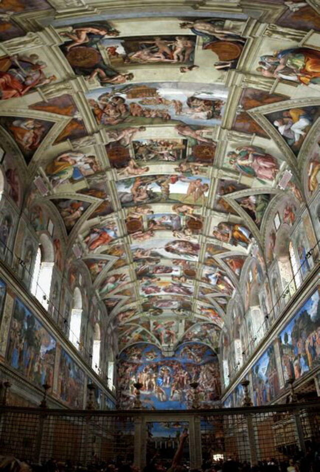 Michelangelos viele herrlichen Gemälde in der Sixtinischen Kapelle in Rom