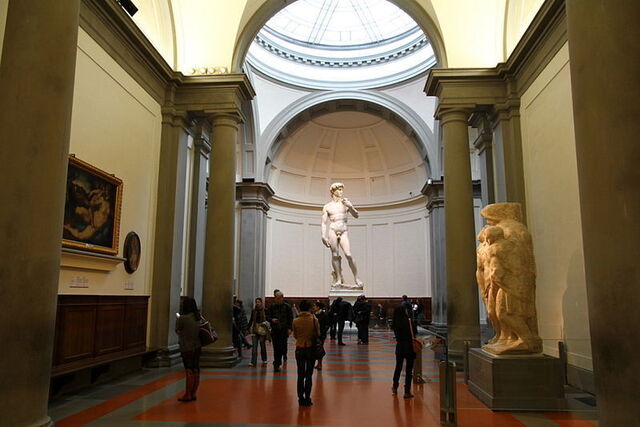 Die riesige Statue von Michelangelo, der 'David'