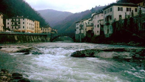 Serchio Fluss in Bagni di Lucca