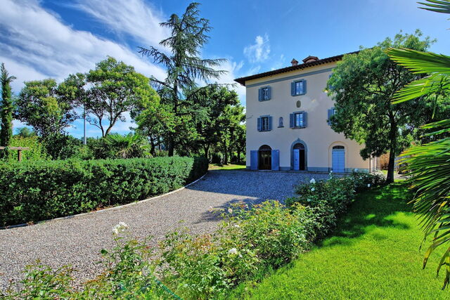 Villa Marietta, Außenbereich