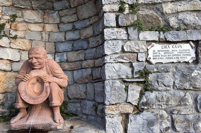 Luca Cava Statue, San Gusmè