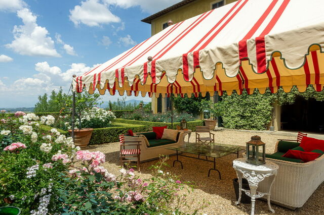 Castel Ruggero, Pavillon