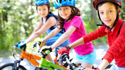 Kinder beim Radfahren