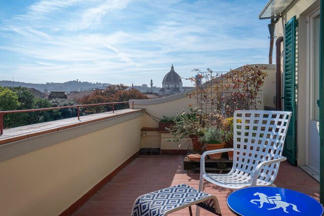 Orto Botanico Apartment mit Terrasse und Blick auf die Kuppel, Terrasse