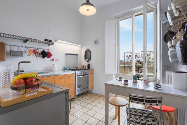 Orto Botanico Apartment mit Terrasse und Blick auf die Kuppel, Küche