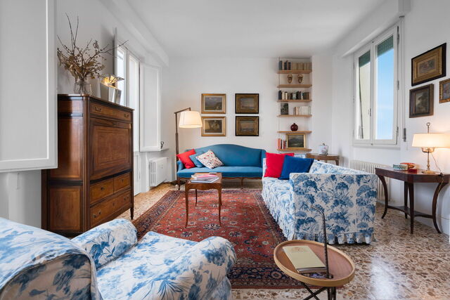Orto Botanico Apartment mit Terrasse und Blick auf die Kuppel, Wohnzimmer