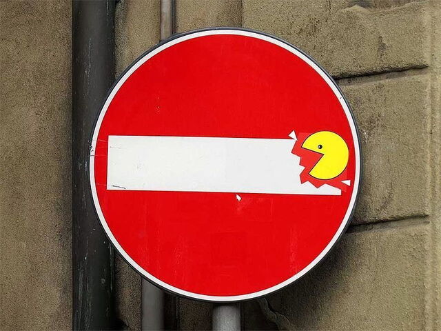 Schild mit Pac Man von CLET