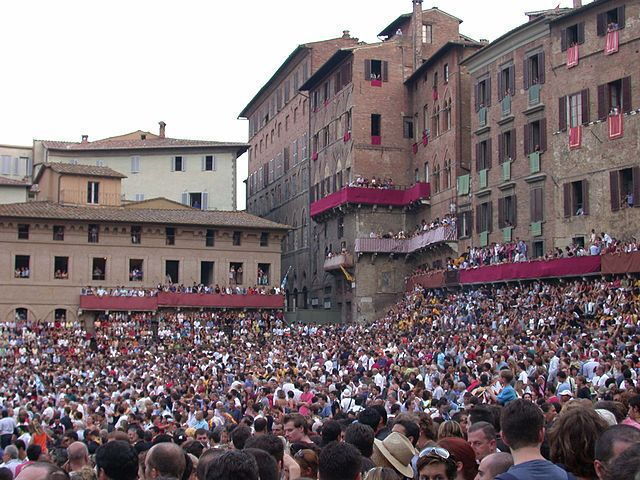 Die Piazza del Campo am Tag des Palio
