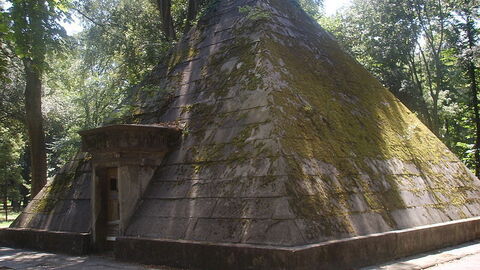 Cascine Park Pyramide
