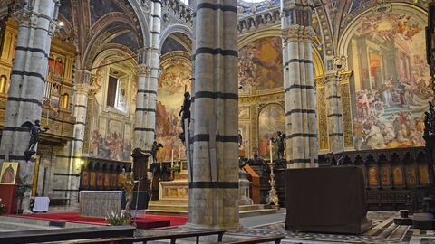 Der Innenbereich des Duomo