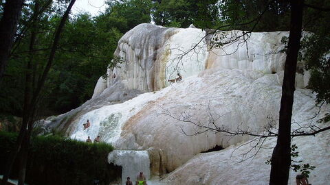 Badegäste in Bagni San Filippo