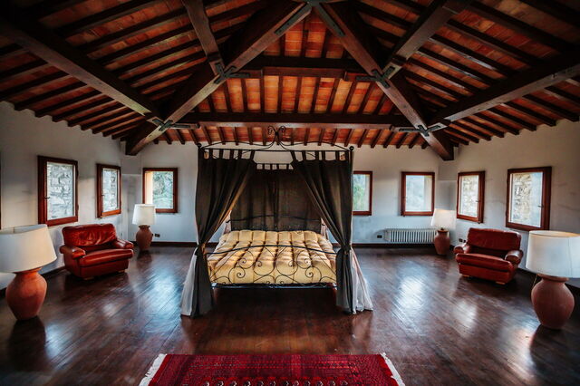 Castello Uliveta, Schlafzimmer im Dachgeschoss