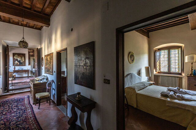 Castello Uliveta, Flur