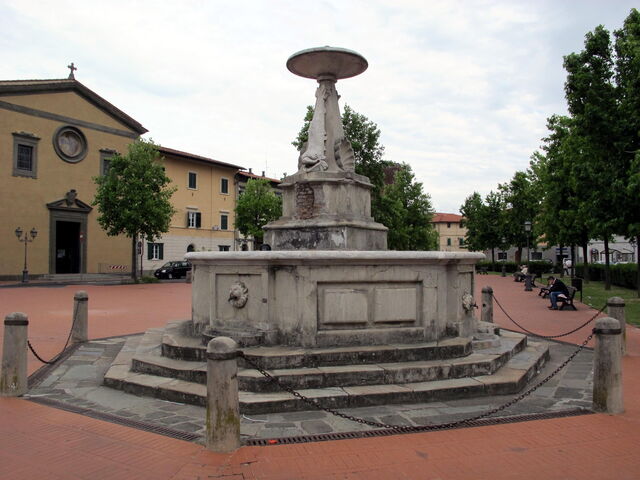 Ein hübscher Springbrunnen in Bientina