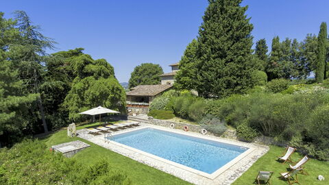 Poolbereich und Ferienhaus, Villa Agresto