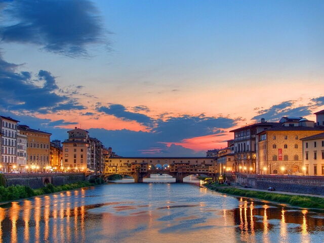 Sonnenuntergang über dem Arno