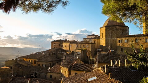 Volterra im Sonnenuntergang