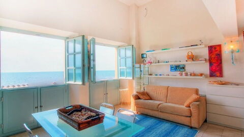 Suite 48, Innenraum