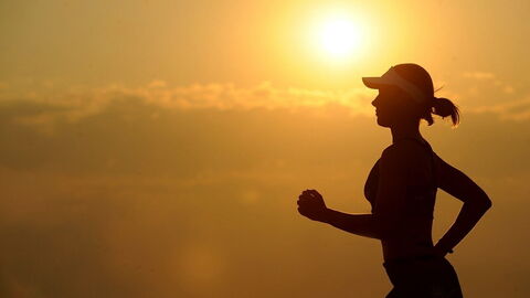 Eine Frau beim Joggen