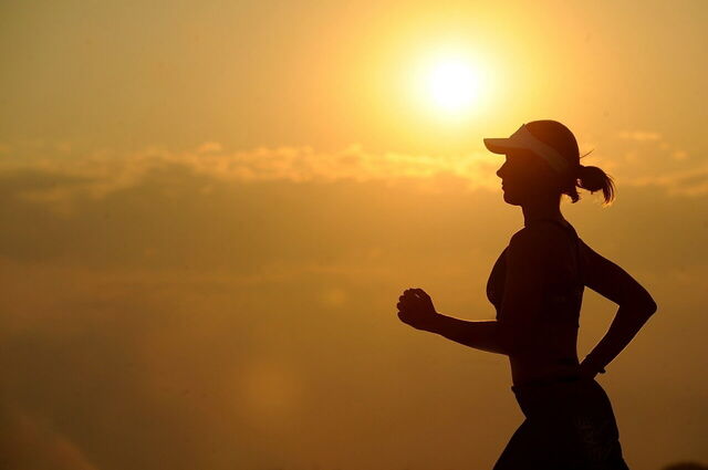 Eine Frau beim Joggen