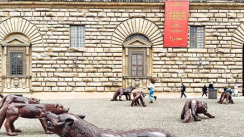 100 Wölfe vor dem Palazzo Pitti