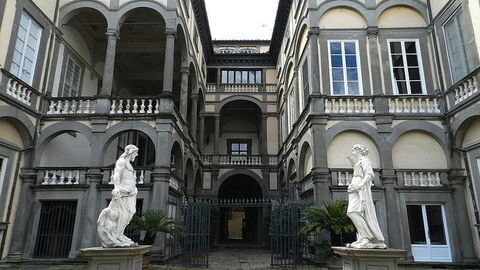 Palazzo Pfanner, Fassade