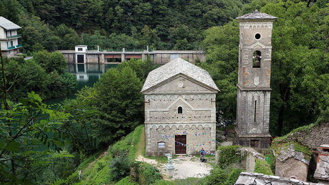 Isola Santa, Kirche