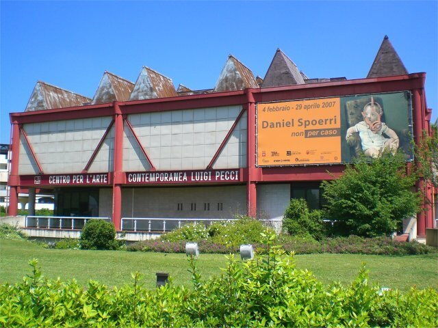 Fassade des Pecci Zentrums