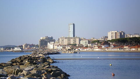 Ansicht auf die Stadt Follonica