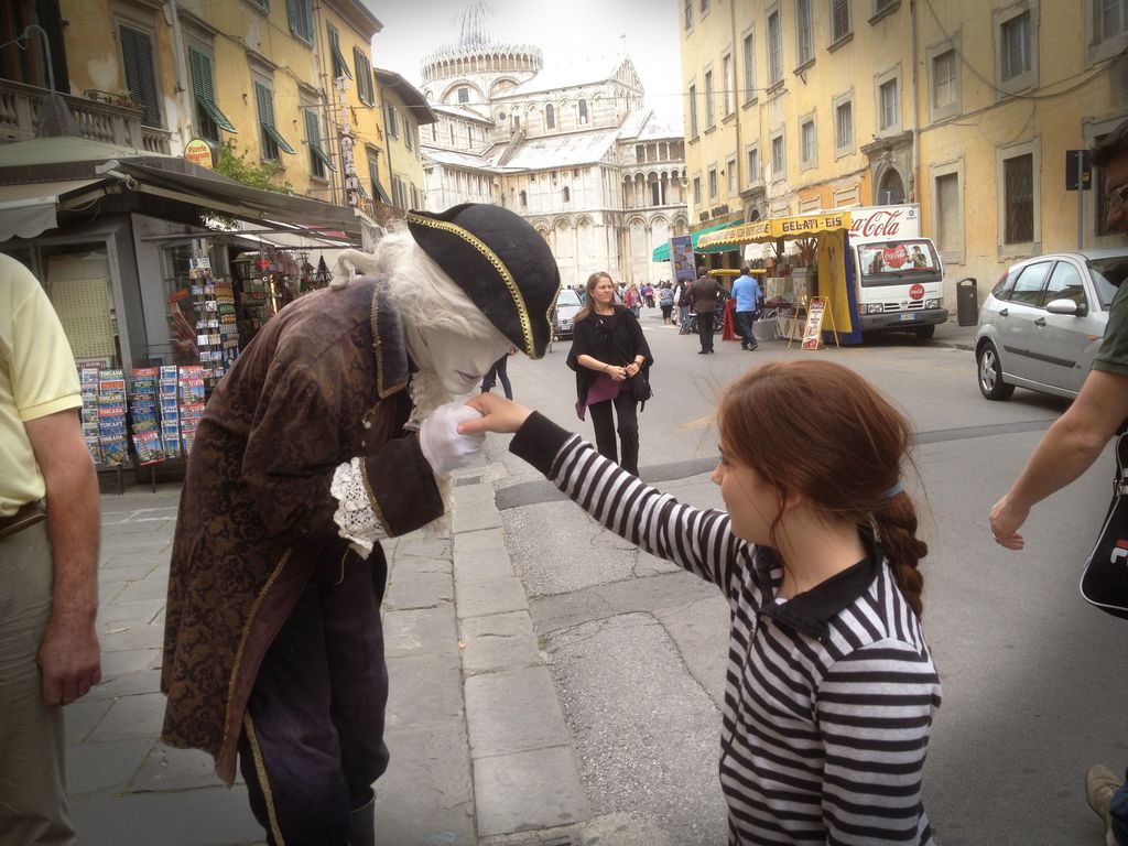 Pisan Street Performer
