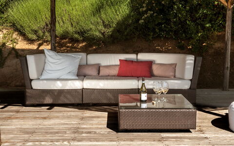 Casale Porano: Möbel, Kaffetisch, Tabelle, Couch, Wohnzimmer, Zimmer, Wicker, Eigentum, Interior Design, Studio Couch