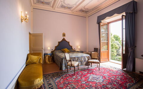 Villa Rocchi: Zimmer, Schlafzimmer, Eigentum, Möbel, Bett, Interior Design, Decke, Bettdecke, Gebäude, Grundeigentum