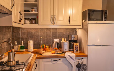Il Pigionale: Küchengerät, Küche, Countertop, Major Appliance, Cabinetry, Möbel, Haushaltsgerät, Kleingeräte, Interior Design, Herd