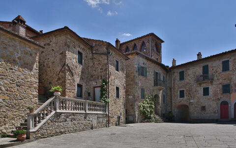 La Miccia: Eigentum, Gebäude, \Stadt, Wand, Mittelalterliche Architektur, Die Architektur, Himmel, Haus, Geschichte, Schloss