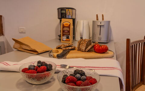 La Miccia: Geschirr, Essen, Zutat, Servierware, Obst, Dishware, Produzieren, Tasse, Frühstück