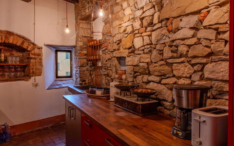 Casa Di Vignolo: Interior Design, Flooring, Decke, Möbel, Zimmer, Küche, Holzbeize, Backstein, Light Fixture, Countertop