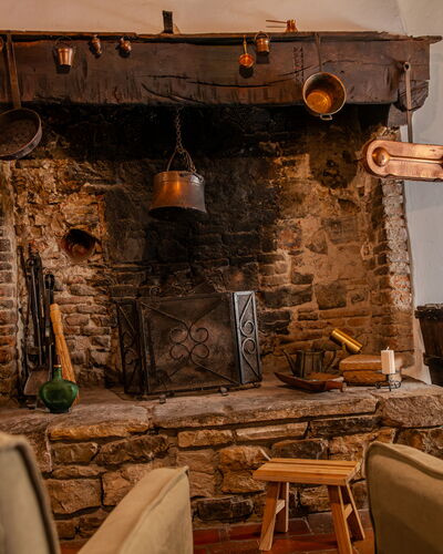 Casa Di Vignolo: Möbel, Holz, Interior Design, Beleuchtung, Wohnzimmer, Zimmer, Stuhl, Feuerstelle, Hartholz, Natürliches Material
