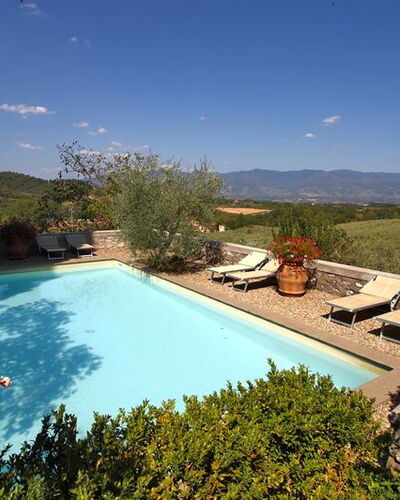 Villa Stolli: Schwimmbad, Eigentum, Haus, Grundeigentum, Urlaub, Resort, Villa, Gebäude, Himmel, Estate