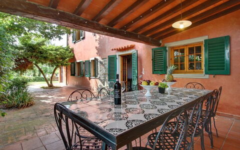 Villa Acacia: Eigentum, Grundeigentum, Gebäude, Zimmer, Terrasse, Haus, Möbel, Zuhause, Veranda, Estate