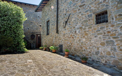 Il Palazzetto: Eigentum, Cobblestone, Wand, Steinwand, Haus, Gebäude, Hof, Strassenbelag, Die Architektur, Flooring