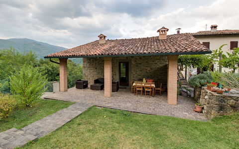 Il Nido In Garfagnana: Eigentum, Haus, Gebäude, Hütte, Zuhause, Grundeigentum, Ländliches Gebiet, Bauernhaus, Grundstueck, Estate