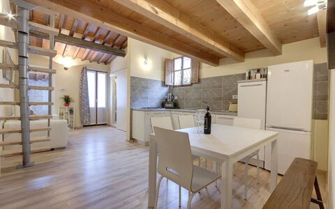 Residenza Monna Lisa: Eigentum, Zimmer, Gebäude, Interior Design, Holzboden, Fussboden, Haus, Decke, Möbel, Grundeigentum