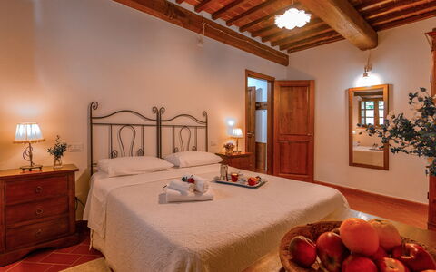 Villa Il Prato: Möbel, Interior Design, Decke, Schlafzimmer, Fussboden, Flooring, Bett, Bettdecke, Zimmer, Bettrahmen