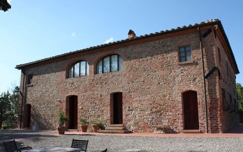 Agriturismo Il Gattero: Eigentum, Haus, Gebäude, Fassade, Wand, Die Architektur, Backstein, Villa, Grundeigentum, Bauernhaus