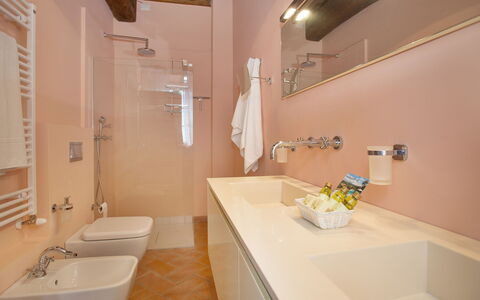 Santo Stefano 10: Badezimmer, Zimmer, Eigentum, Interior Design, Gebäude, Grundeigentum, Die Architektur, Haus, Armatur, Badewanne