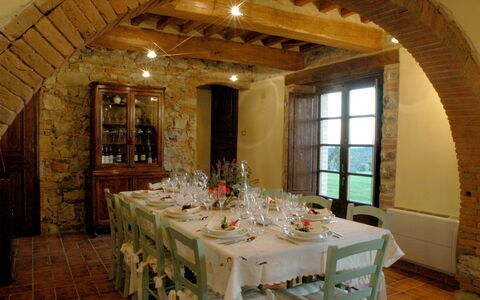 Villa Di Seripa: Zimmer, Eigentum, Gebäude, Decke, Die Architektur, Interior Design, Strahl, Esszimmer, Gewölbe, Möbel