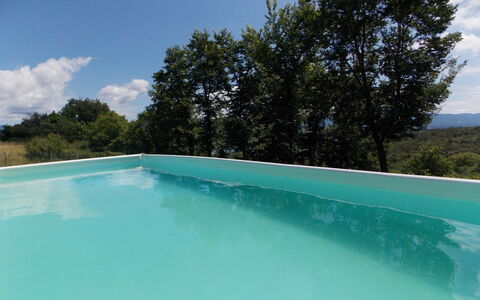 Villa Latera: Schwimmbad, Blau, Eigentum, Wasser, Wasservorräte, Azurblau, Urlaub, Freizeit, Baum, Grundeigentum