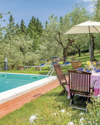La Casetta: Eigentum, Schwimmbad, Zuhause, Grundeigentum, Hinterhof, Haus, Gras, Freizeit, Garten, Rasen